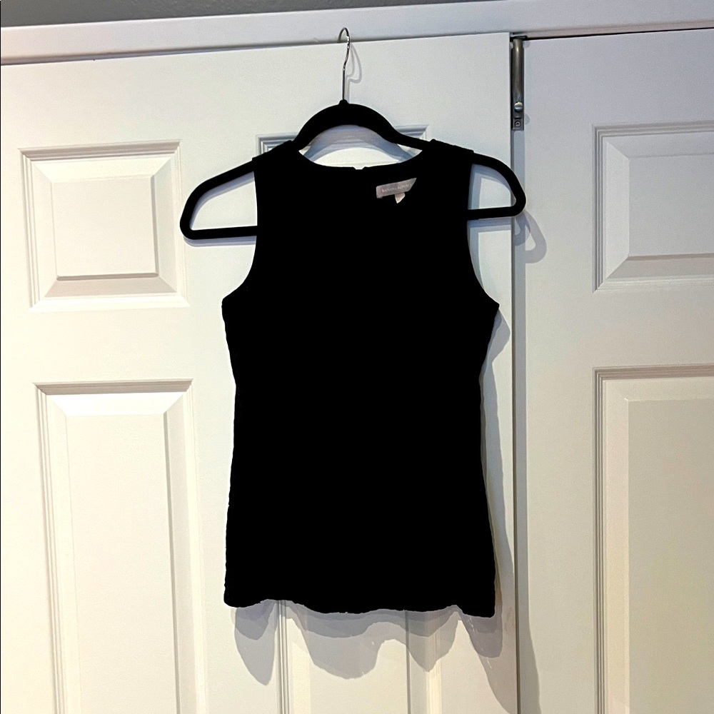 Banana Republic sleeveless black top lace fabric size 4. Gently worn